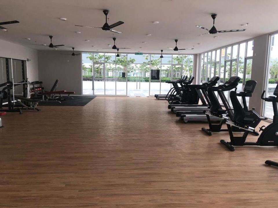 Alanis D'Semporna Homestay Sepang Exterior photo